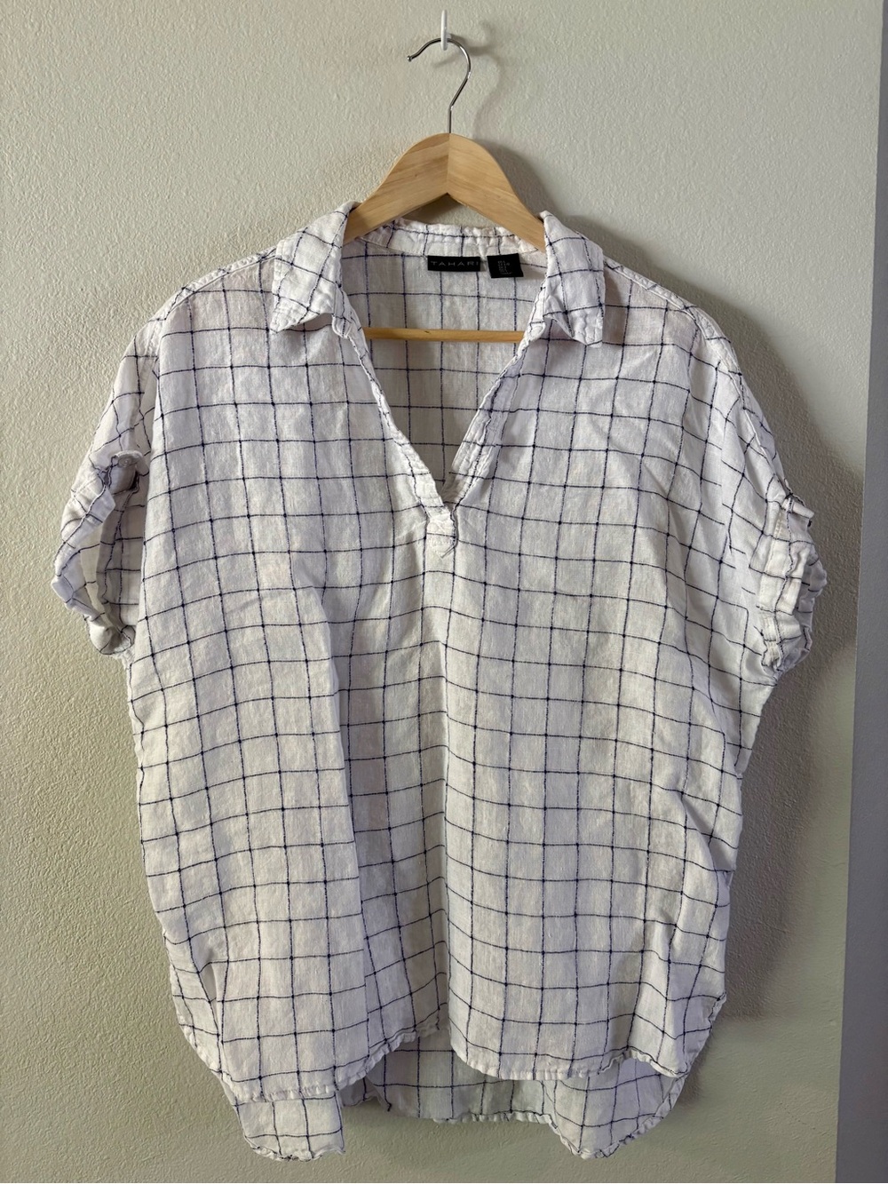 Tahari linen White Shirt with Navy Grid high low large